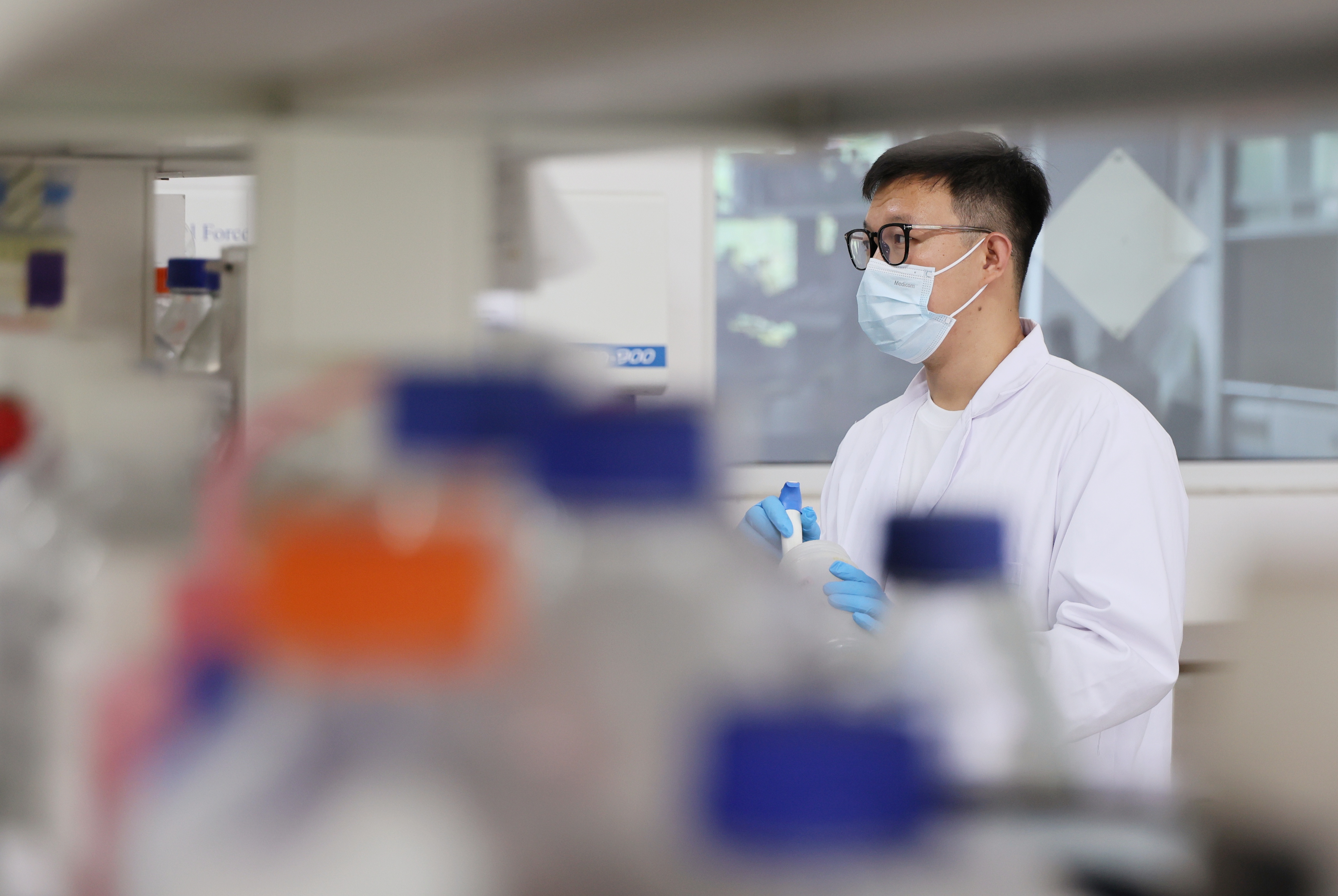 药学属于生命科学,药学属于生物工程吗