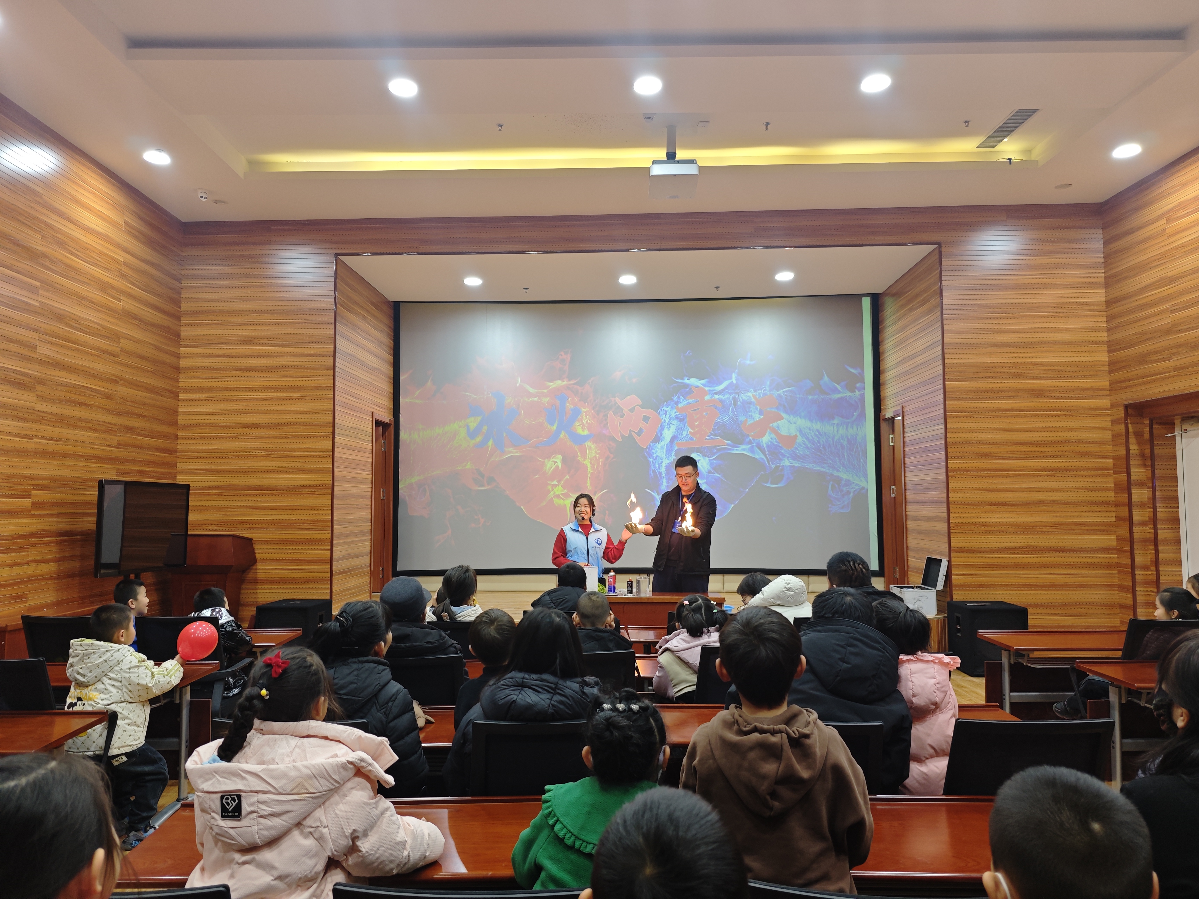 天文科普入校讲座,天文科普知识讲座对学生的作用