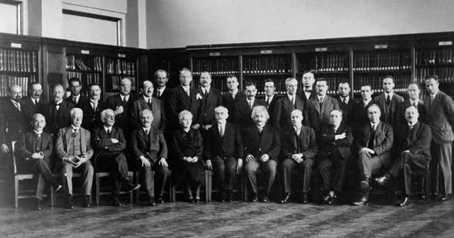 世界全国物理学家合照,世界十大物理学家个人介绍