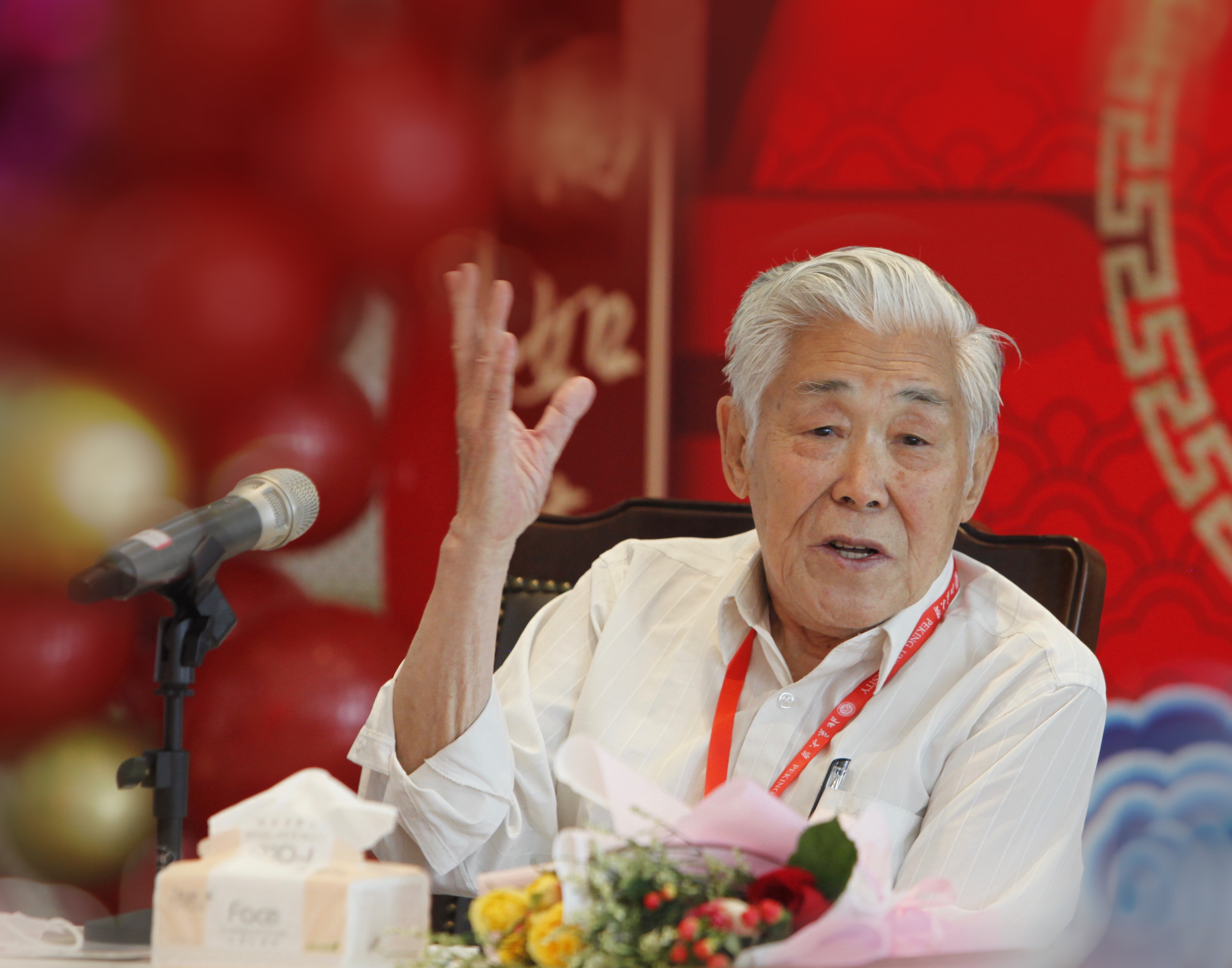 物理世界的探索赵凯华,希利尔讲世界史主要内容