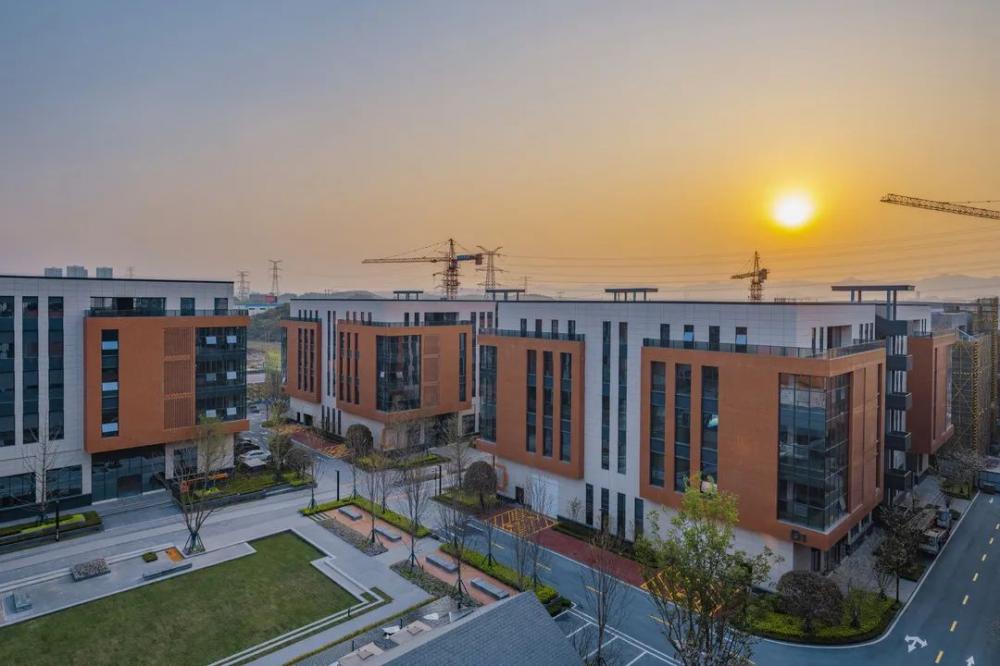 大地国际生命科学院,大地生态科技有限公司现法人是谁