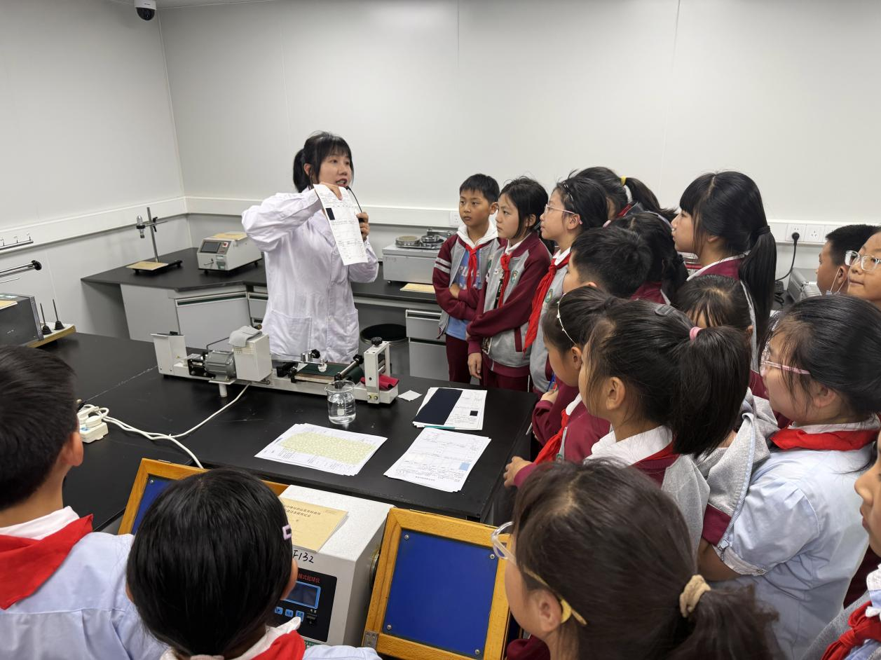 小学生讲座生命科学,小学生生命教育手抄报图片