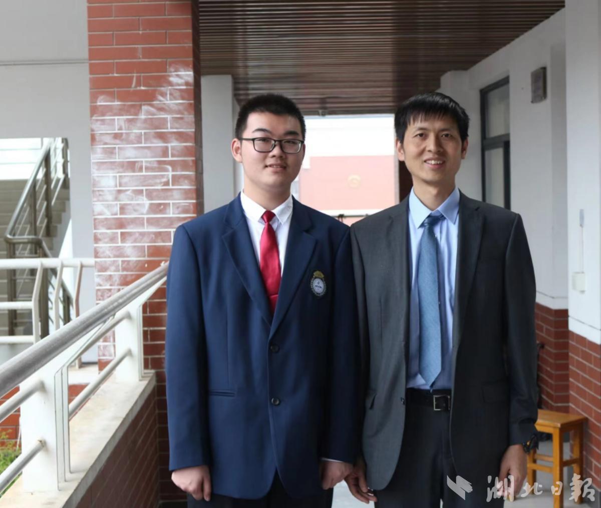 湖北物理全世界第一,2022年湖北高考首选物理状元所选大学及专业 湖北物理全世界第一,2022年湖北高考首选物理状元所选大学及专业