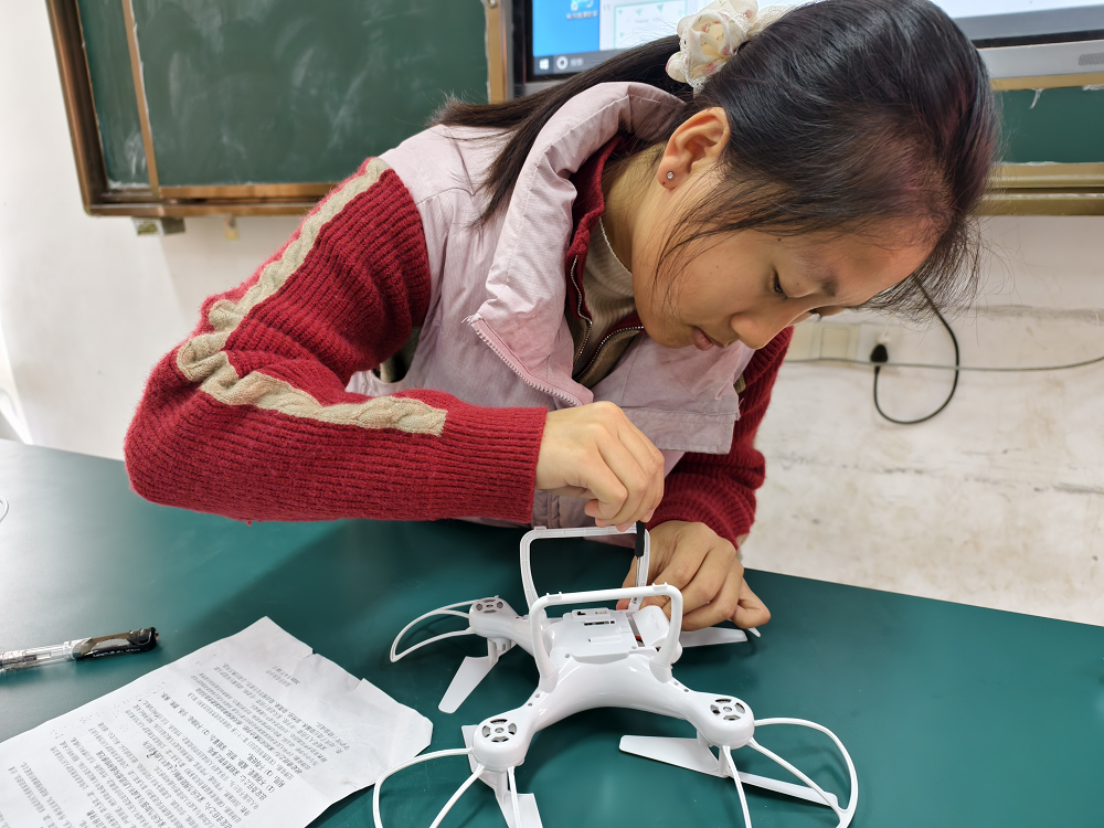 小学生怎么引导看科技前沿新闻的简单介绍 小学生怎么引导看科技前沿新闻的简单介绍