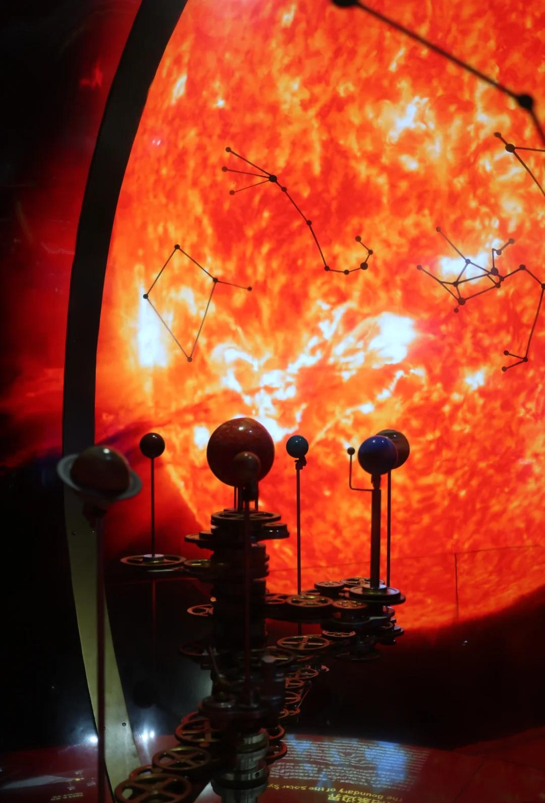 天文馆探索太空的秘密,天文馆天象厅和宇宙剧场的差别 天文馆探索太空的秘密,天文馆天象厅和宇宙剧场的差别