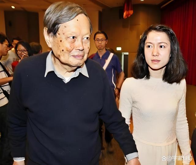 世界一流物理学家合照,世界著名物理学家大合照