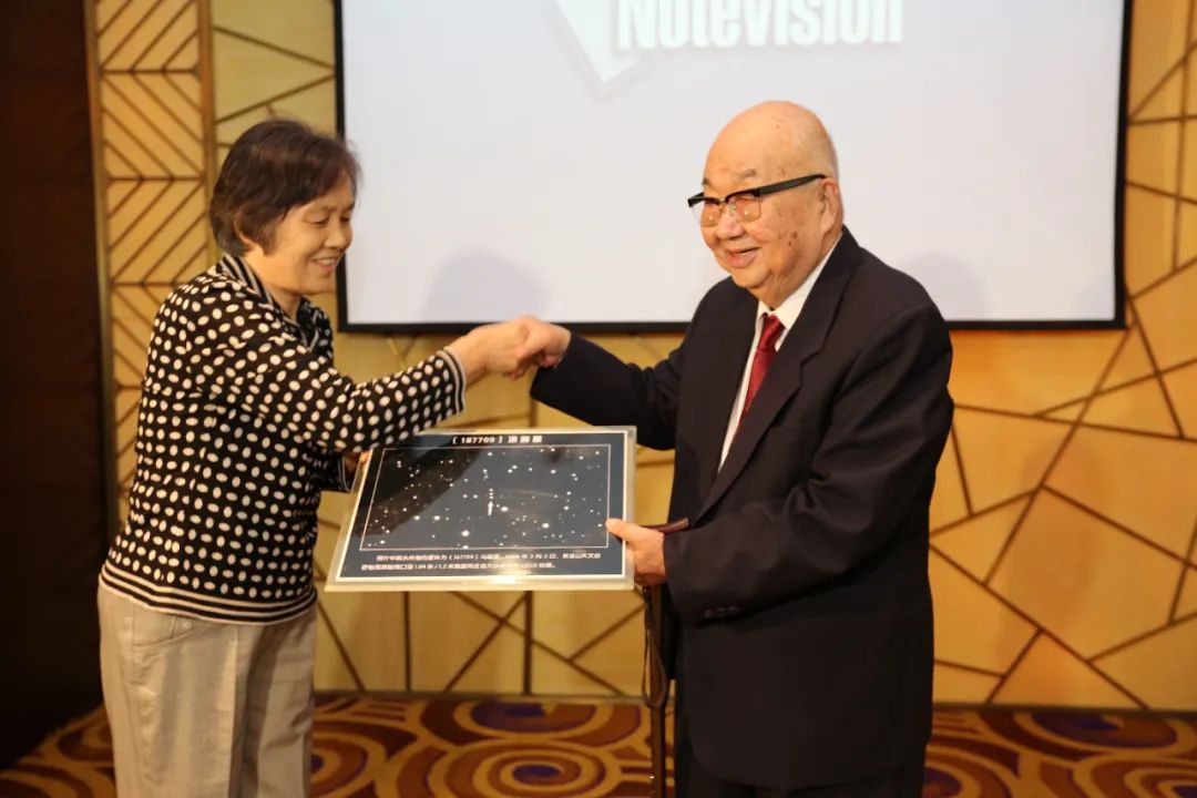 世界著名物理学家王锦,世界著名物理学家爱因斯坦