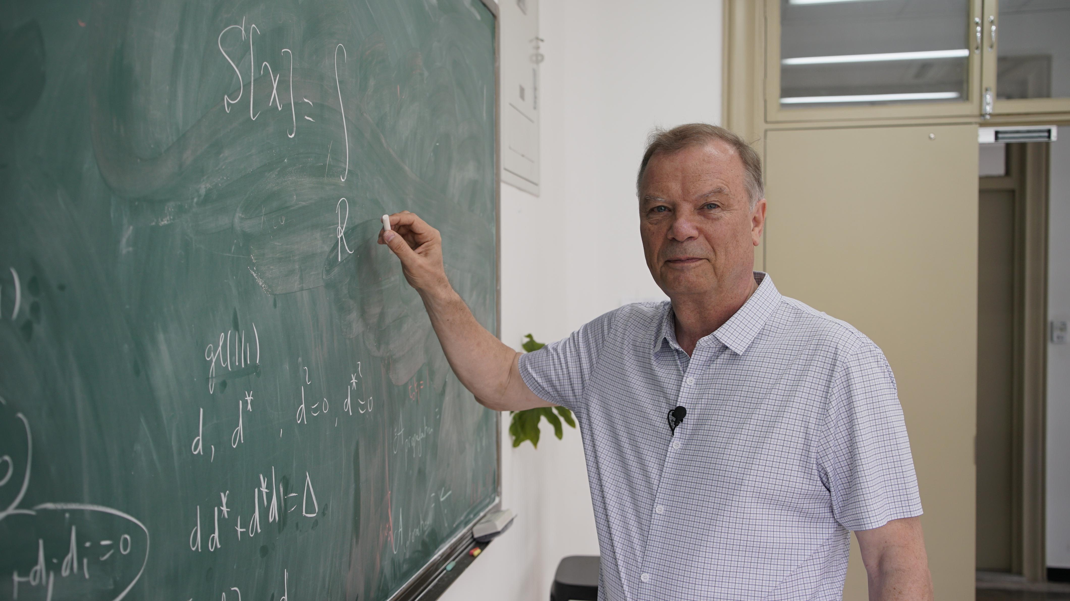 物理科学家世界排名,物理学前十伟大科学家