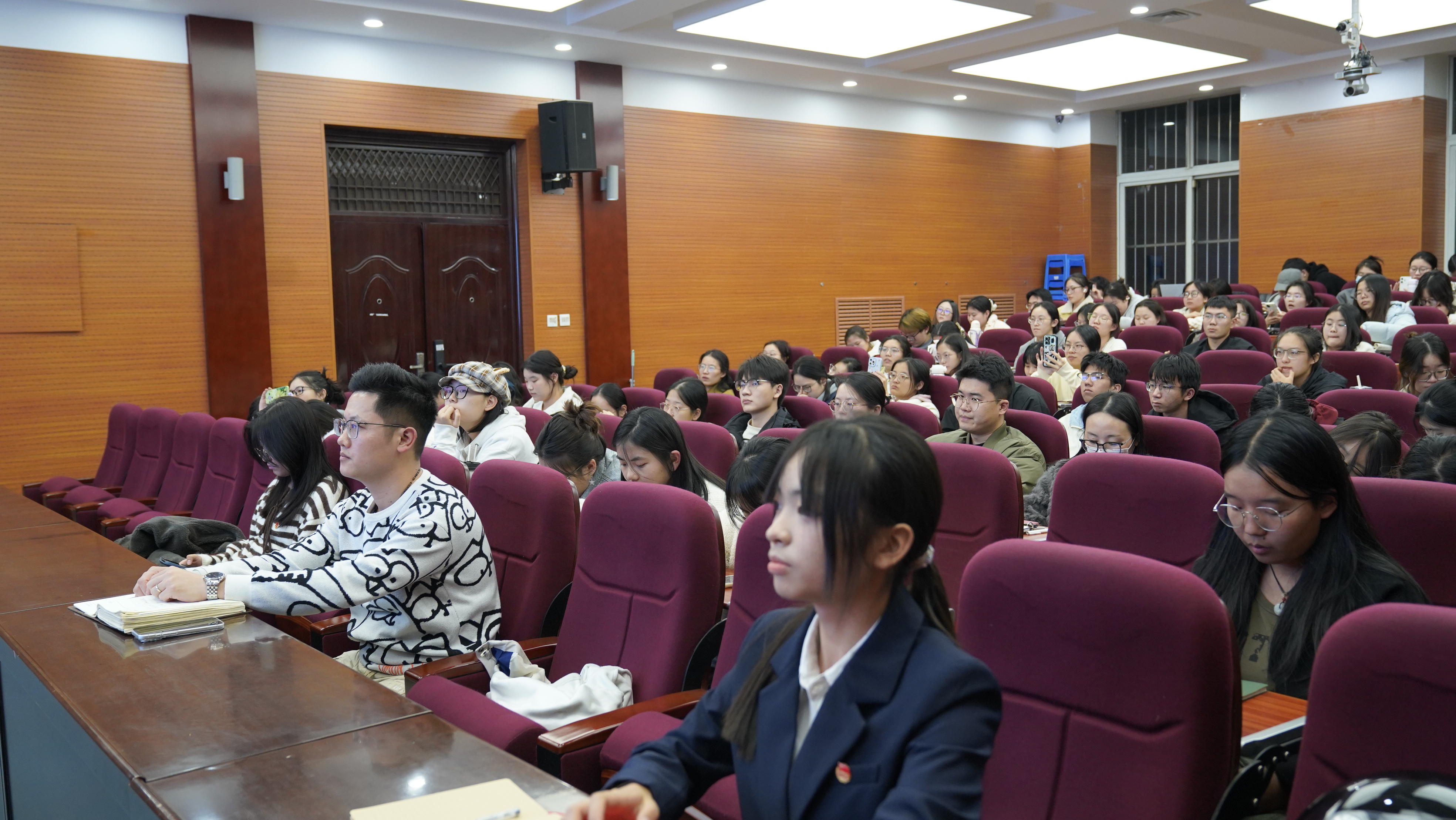 专题报道生命科学,谭松韵回应刘学义亡夫回忆录
