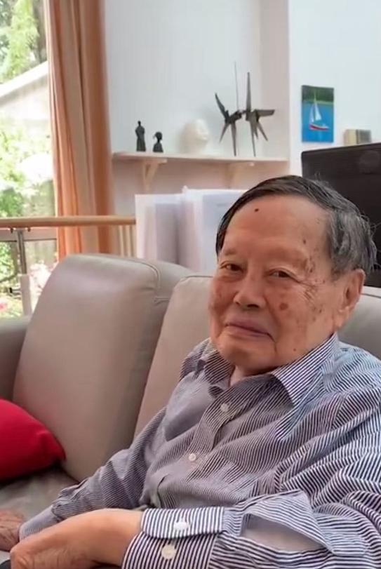 杨振宁世界级物理大师,杨振宁物理成就对人类哪些 杨振宁世界级物理大师,杨振宁物理成就对人类哪些