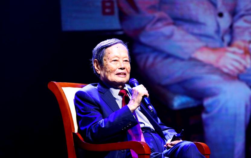 杨振宁世界物理第三人,杨振宁在世界物理界排名