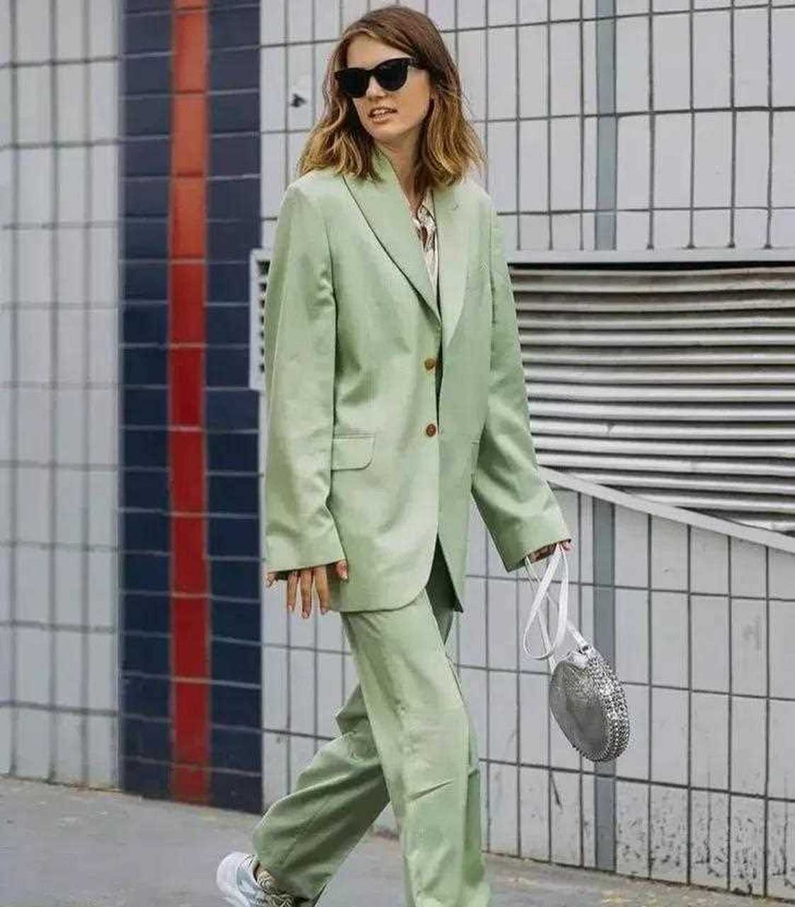 green是什么颜色,limegreen是什么颜色