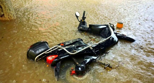 电动车淋雨会坏吗,电动车淋雨会坏吗?淋雨后需要怎么处理才能防止损坏? 电动车淋雨会坏吗,电动车淋雨会坏吗?淋雨后需要怎么处理才能防止损坏?