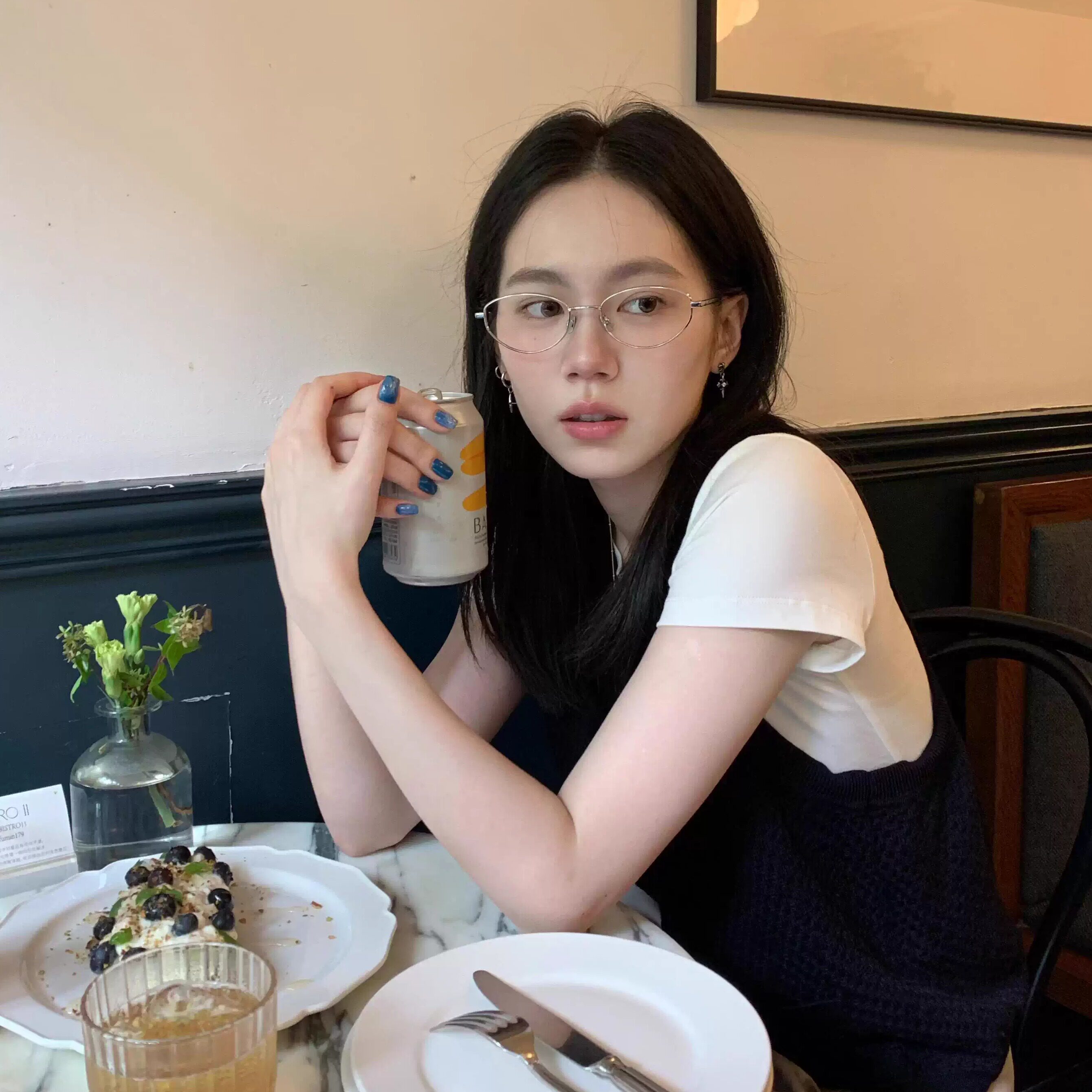长脸型适合戴什么形状的眼镜