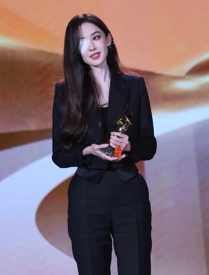 娜扎回应赵嘉敏