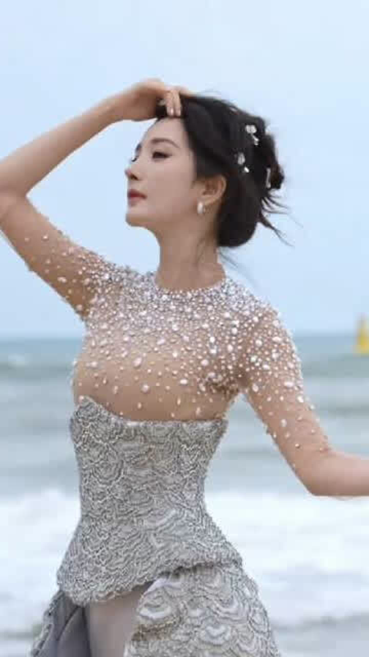杨幂怎么站不直